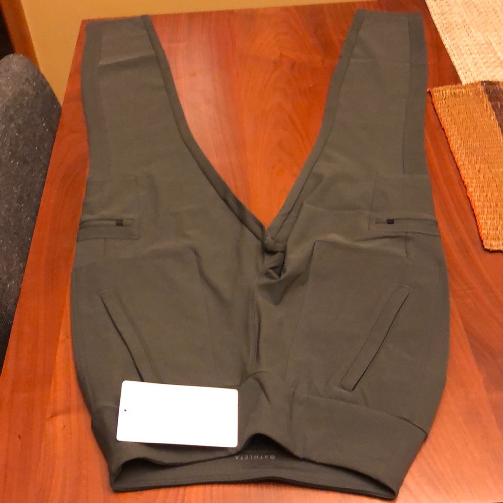 Athleta headlands hybrid cargo athletic pants.